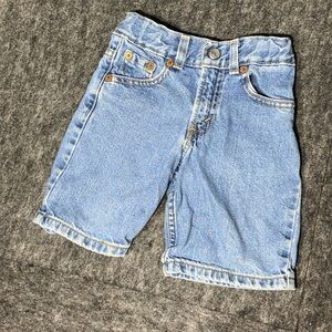 Vintage Levi’s 569 loose fit Sz 2t with adjustable waist Y2K denim shorts